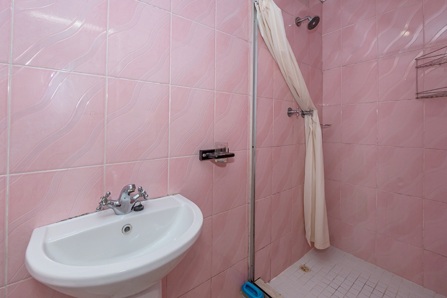 7 Bedroom Property for Sale in Lentegeur Western Cape